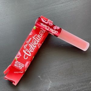 Lime Crime Velveteen Liquid Lipstick in the shade Saint